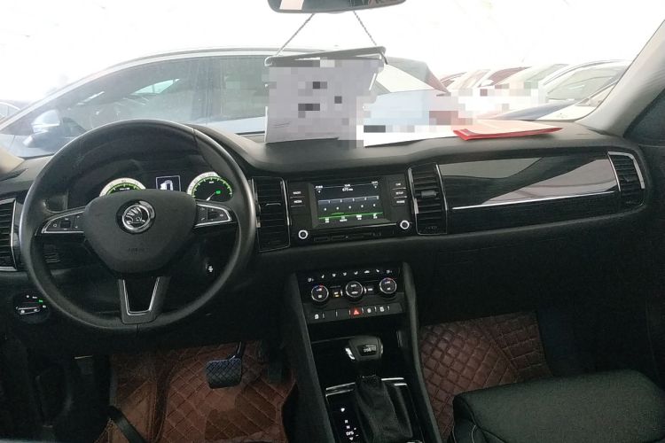 Used Skoda Kodiaq 2017 TSI330 7-Seater Two-Wheel-Drive Luxury Edition Center Console