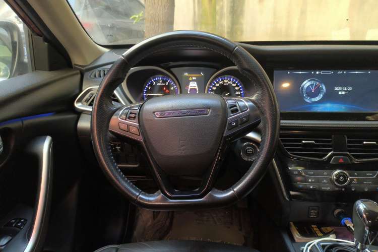 Used Venucia T90 2017 2.0L CVT Leading Edition
