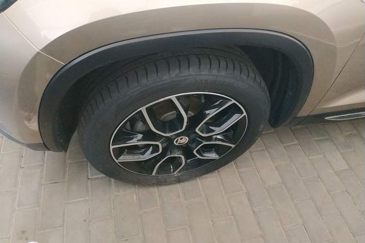 Used Skoda Kodiaq 2017 TSI330 7-Seater Two-Wheel-Drive Luxury Edition Left Front Wheel Hub