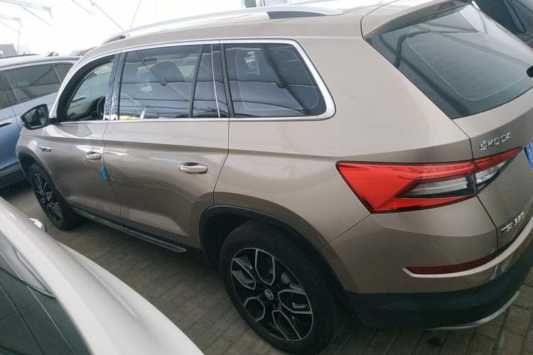 Used Skoda Kodiaq 2017 TSI330 7-Seater Two-Wheel-Drive Luxury Edition Left Side