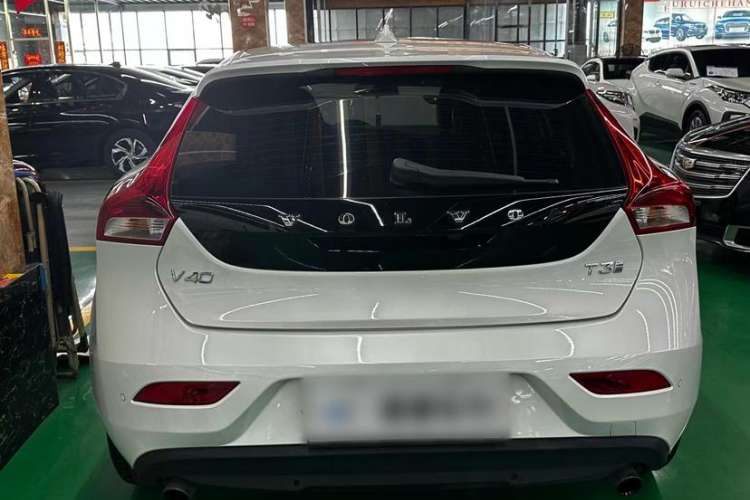 Used Volvo V40 2019 T3 Smart Luxury Edition