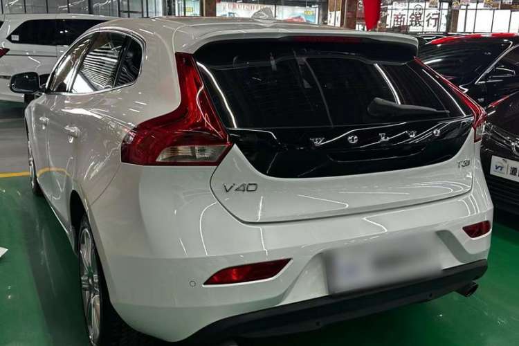 Used Volvo V40 2019 T3 Smart Luxury Edition