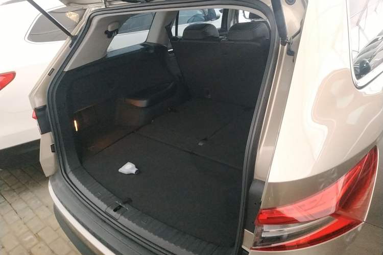 Used Skoda Kodiaq 2017 TSI330 7-Seater Two-Wheel-Drive Luxury Edition Trunk