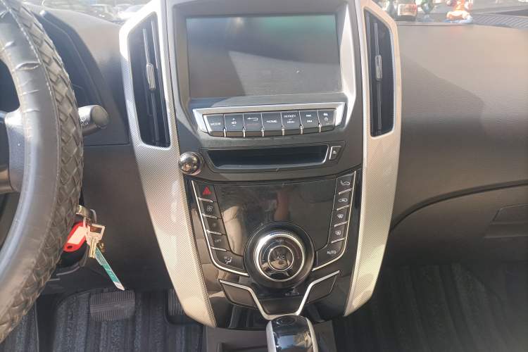 Used Luxgen U6 SUV 2016 1.8T Style Value Model
