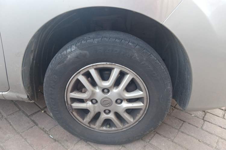 Used Nissan NV200 2010 1.6L Luxury Model Right Front Wheel Hub