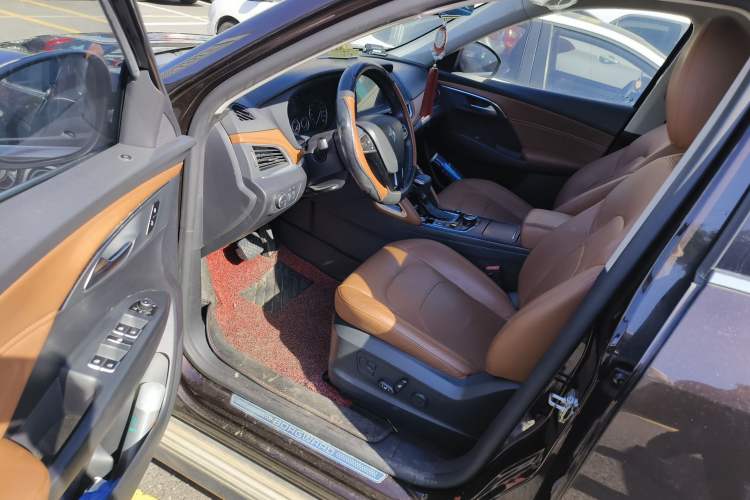 Used BORGWARD BX7 2016 28T Two-Wheel Drive Luxury Version 5 Seats