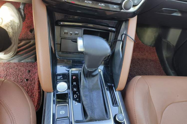 Used BORGWARD BX7 2016 28T Two-Wheel Drive Luxury Version 5 Seats