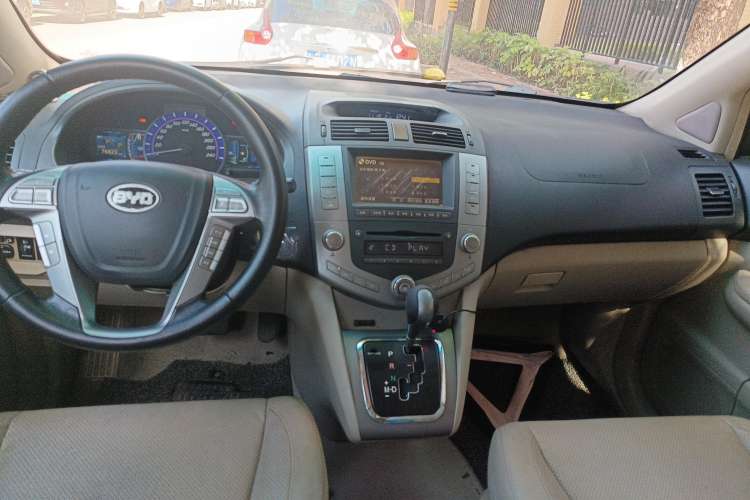 Used BYD S6 2011 2.4L Automatic Luxury Edition