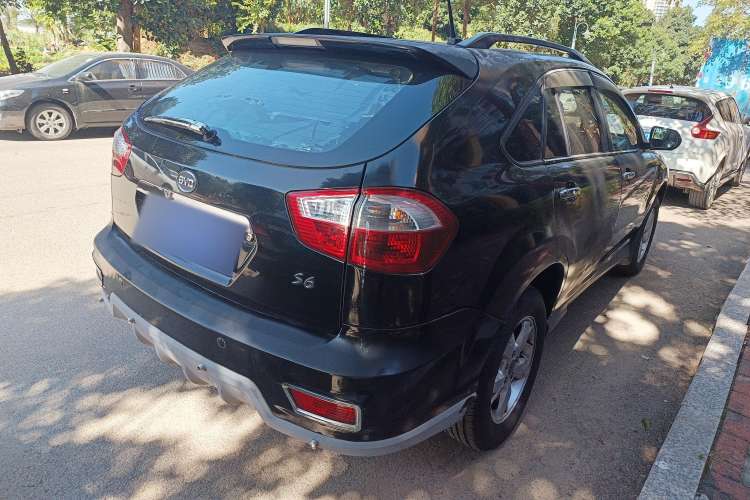 Used BYD S6 2011 2.4L Automatic Luxury Edition