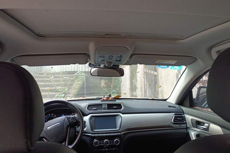 Used Haval H2 2017 Blue Label 1.5T Manual Two-Wheel Drive Luxury Model