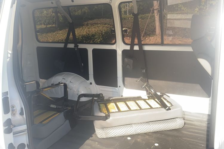 Used Jinbei Express 2020 2.0L Upgraded Version China VI Standard 6-Seater 1TZS