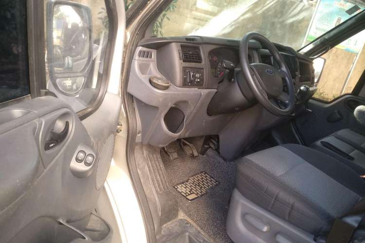 Used Ford Transit Custom 2016 2.2T Long-Wheelbase 6/7-Seater Mid-Roof Multi-Purpose Vehicle
