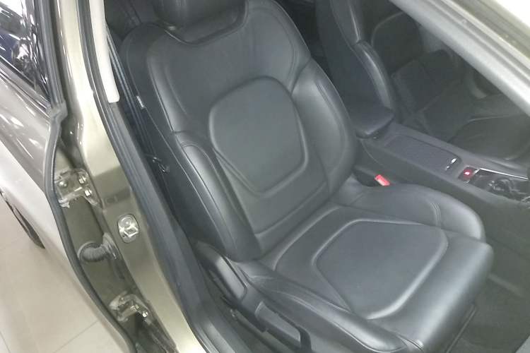 Used DS 5LS 2014 1.8L Elegant Edition VTi140