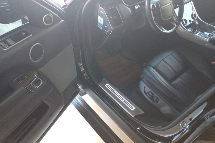 Used Land Rover Range SportNew Energy 2018 P400e Driver Seat