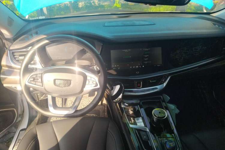 Used Geely Auto Emgrand GT New Energy 2018 1.5T PHEV Yaoxiang Edition Center Console