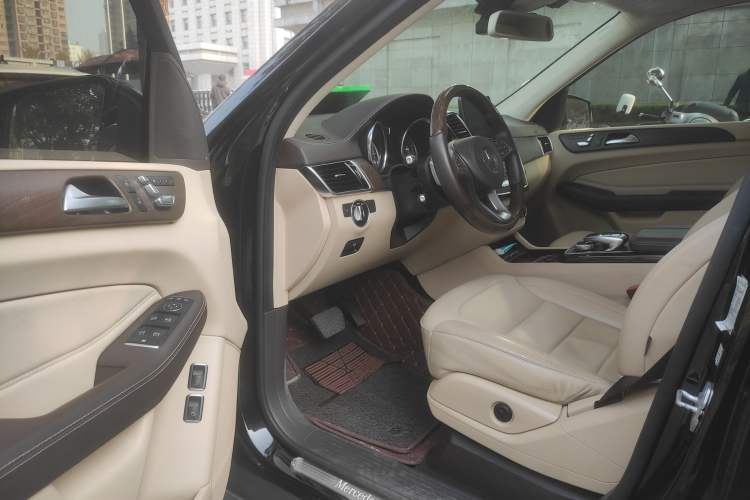 Used Mercedes-Benz GLS 2016 GLS 400 4MATIC Luxury Model
