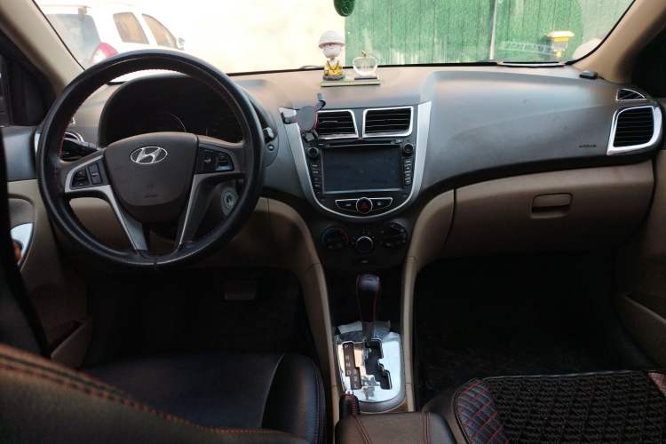 Used Hyundai Verna (older generation) 2010 Sedan 1.4L Automatic Fashionable GT Model
