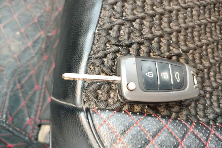 Used Hyundai Verna (older generation) 2010 Sedan 1.4L Automatic Fashionable GT Model
