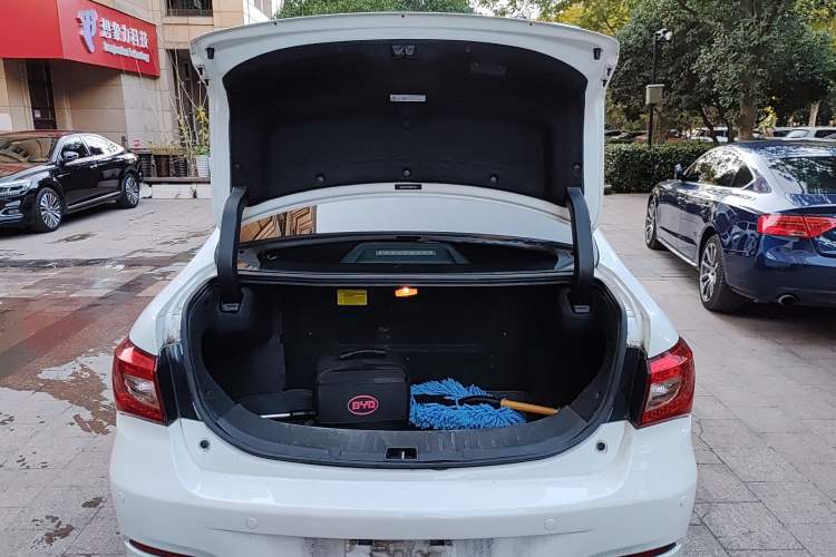 Used BYD Qin New Energy 2015 1.5T Dual-Crown Flagship Plus Edition