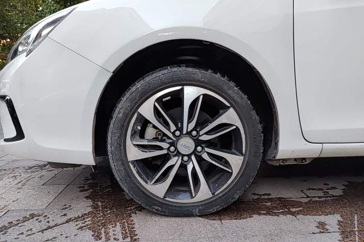 Used BYD Qin New Energy 2015 1.5T Dual-Crown Flagship Plus Edition