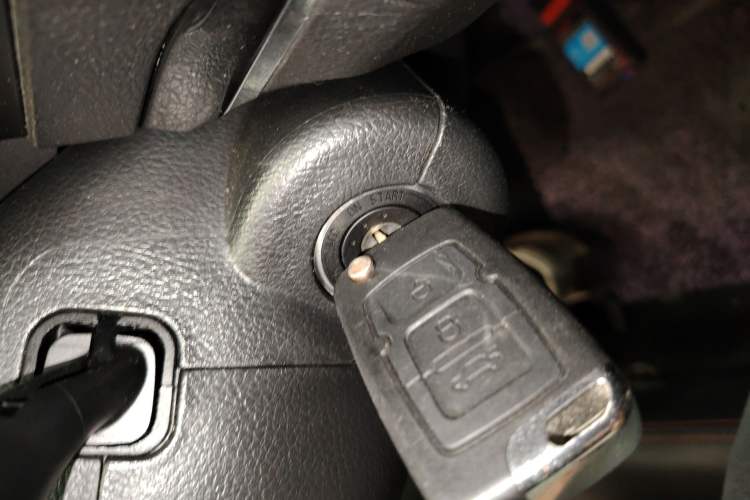 Used Geely Auto Classic Emgrand 2013 Hatchback 1.8L CVT Elite Model
