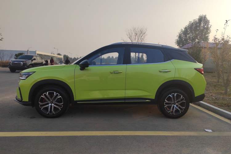 Used Wuling Alvez 2022 1.5T CVT Trendy & Cool Edition
