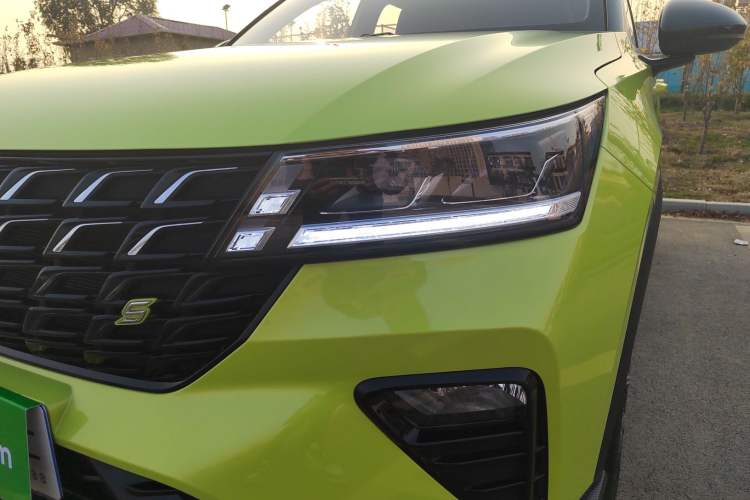 Used Wuling Alvez 2022 1.5T CVT Trendy & Cool Edition
