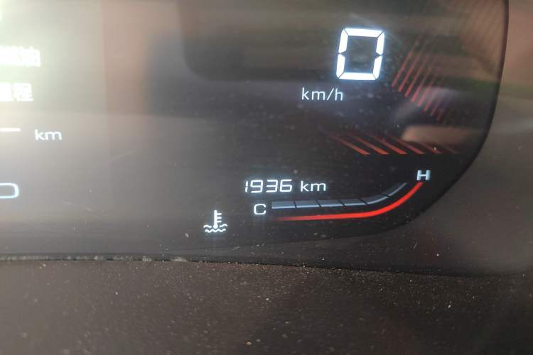 Used Wuling Alvez 2022 1.5T CVT Trendy & Cool Edition
