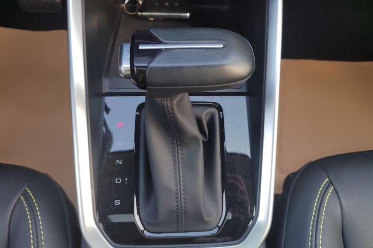 Used Wuling Alvez 2022 1.5T CVT Trendy & Cool Edition
