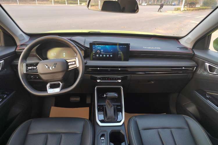 Used Wuling Alvez 2022 1.5T CVT Trendy & Cool Edition
