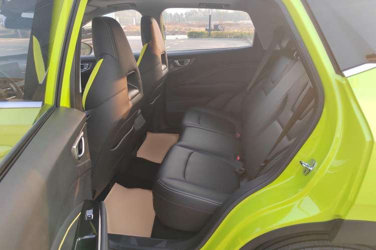 Used Wuling Alvez 2022 1.5T CVT Trendy & Cool Edition
