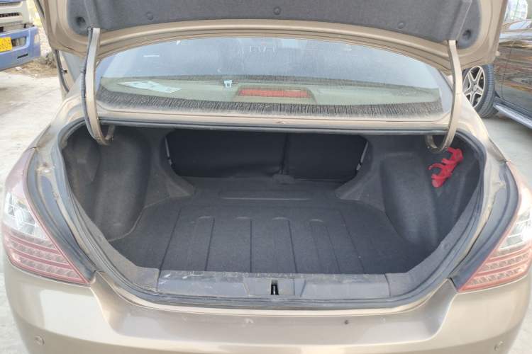 Used Geely Auto Classic Emgrand 2012 Sedan 1.5L Manual Standard Model
