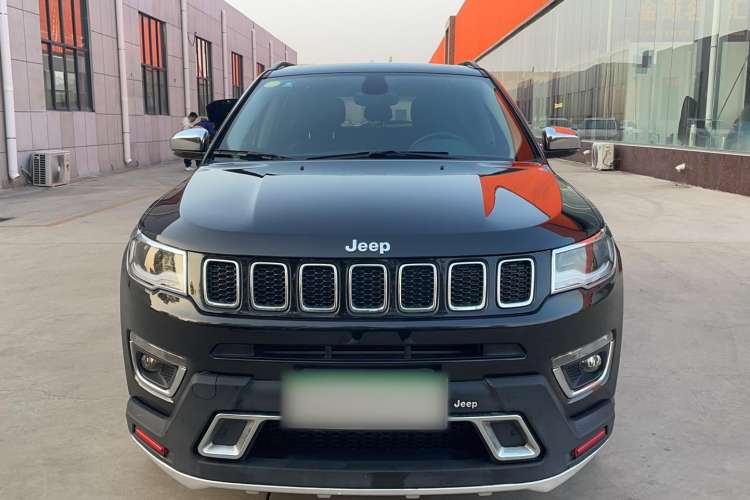 Used Jeep Compass 2017 200T Automatic Family Edition
