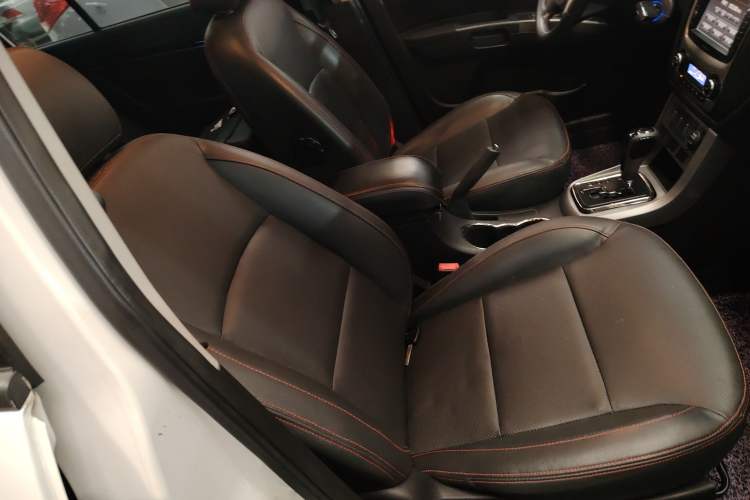 Used Geely Auto Classic Emgrand 2013 Hatchback 1.8L CVT Elite Model
