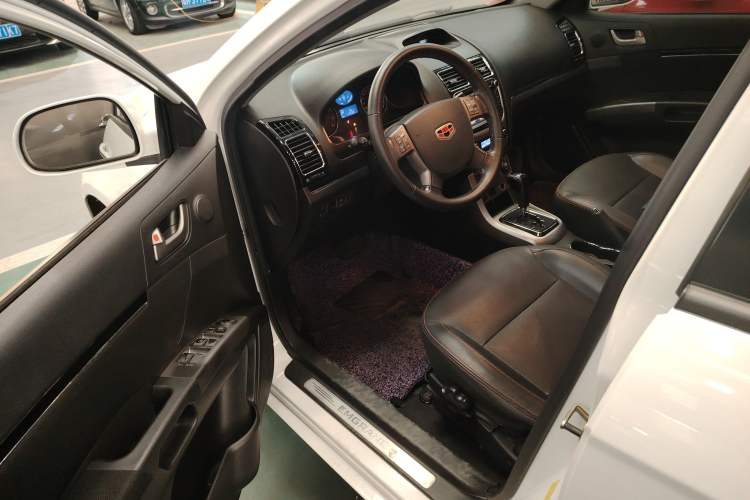 Used Geely Auto Classic Emgrand 2013 Hatchback 1.8L CVT Elite Model
