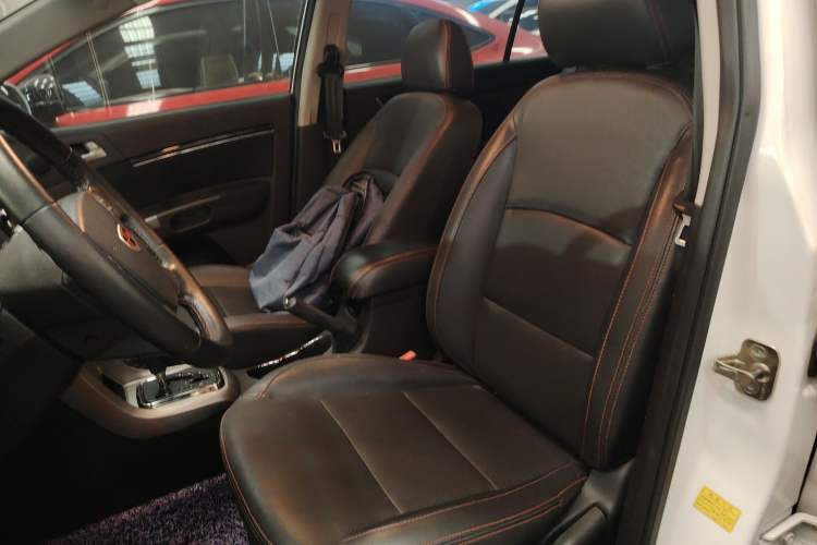Used Geely Auto Classic Emgrand 2013 Hatchback 1.8L CVT Elite Model
