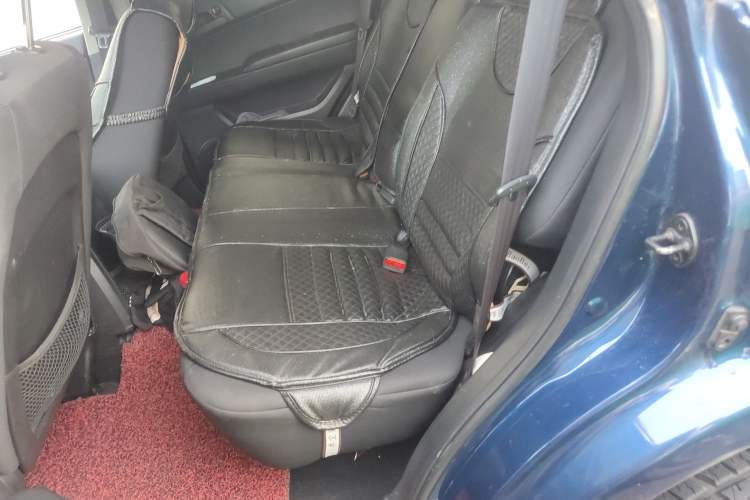 Used SsangYong Actyon 2014 2.3L Two-Wheel Drive Manual Transmission Entry-Level Gasoline Version
