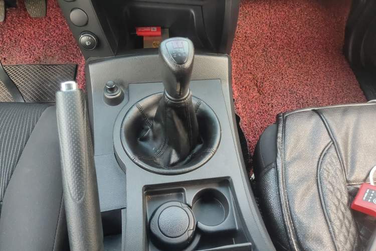 Used SsangYong Actyon 2014 2.3L Two-Wheel Drive Manual Transmission Entry-Level Gasoline Version
