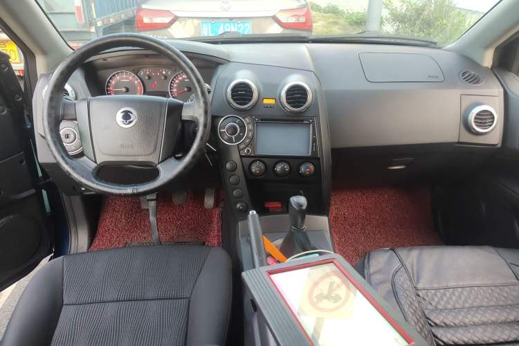 Used SsangYong Actyon 2014 2.3L Two-Wheel Drive Manual Transmission Entry-Level Gasoline Version
