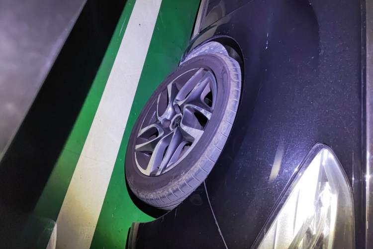 Used DS 5 2012 1.6T Prestige Edition
