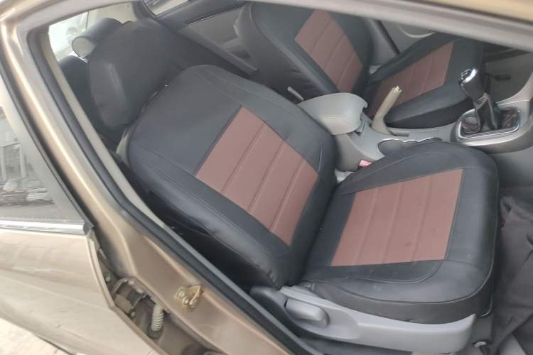 Used Geely Auto Classic Emgrand 2012 Sedan 1.5L Manual Standard Model
