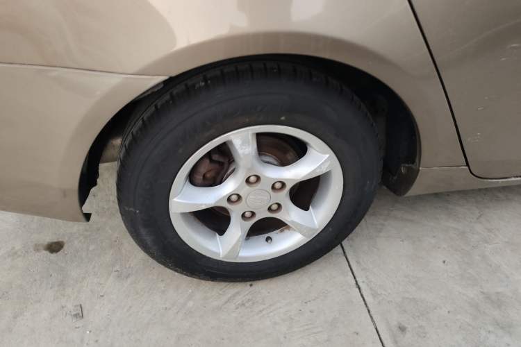 Used Geely Auto Classic Emgrand 2012 Sedan 1.5L Manual Standard Model
