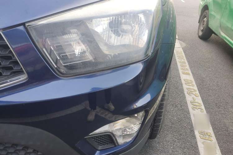 Used SsangYong Actyon 2014 2.3L Two-Wheel Drive Manual Transmission Entry-Level Gasoline Version
