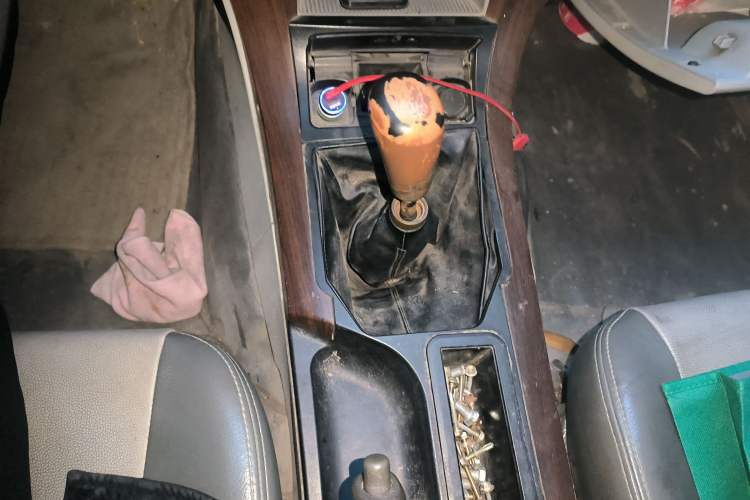 Used Foday Lion F16 2013 2.4L Gasoline Two-Wheel Drive Luxury Extended Version 4G64S4N