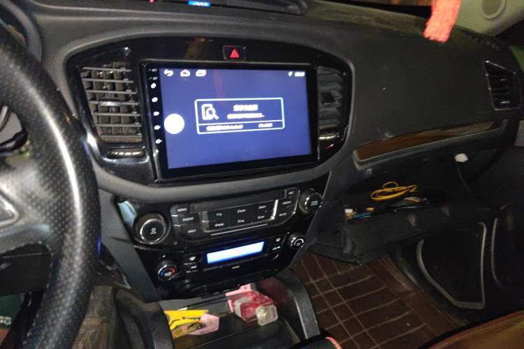 Used Geely Auto GX7 2015 Sports Edition 2.0L Automatic Luxury Upgrade Version China V Standard
