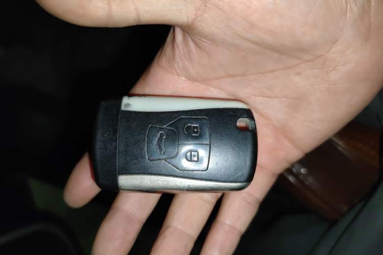 Used Geely Auto GX7 2015 Sports Edition 2.0L Automatic Luxury Upgrade Version China V Standard
