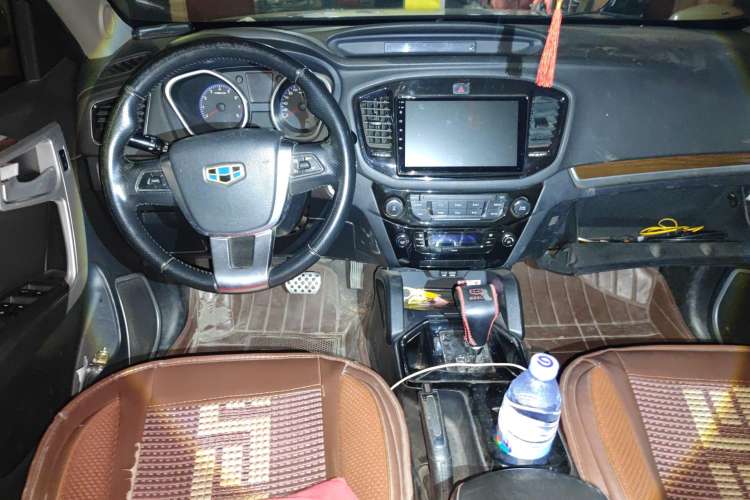 Used Geely Auto GX7 2015 Sports Edition 2.0L Automatic Luxury Upgrade Version China V Standard
