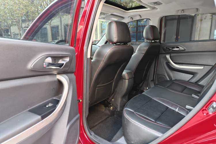 Used CHANGAN CS35 2012 1.6L Manual Luxury Model China IV Standard
