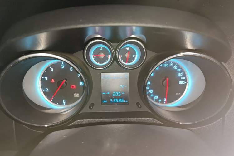 Used CHANGAN CS35 2012 1.6L Manual Luxury Model China IV Standard
