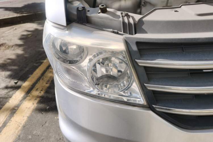 Used Dongfeng Xiaokang D51 2019 1.5L Base Version with Rear Dual Wheels China V Emission Standard DK15
